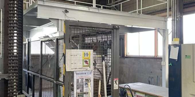 須賀工業所のメザニンラック写真
